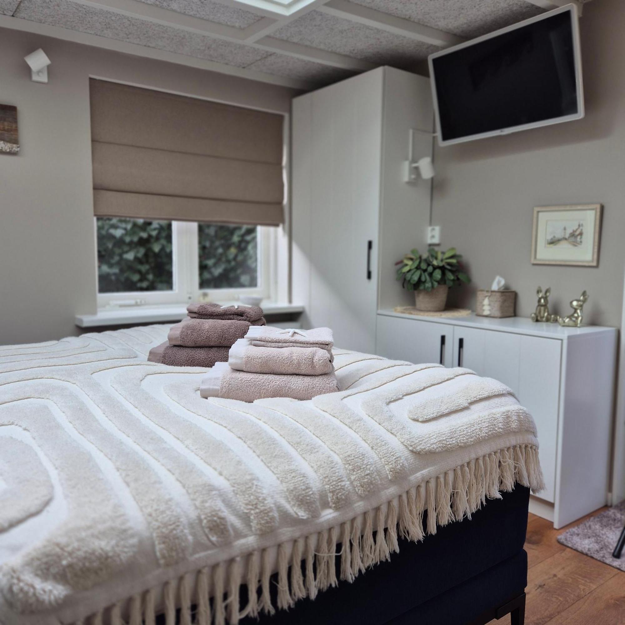 Tiny Villa De Haas Met Infraroodsauna Егмонд ан Зее Екстериор снимка